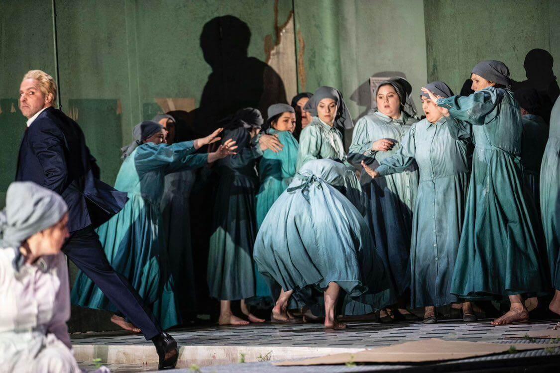 Lucie Peyramaure on stage