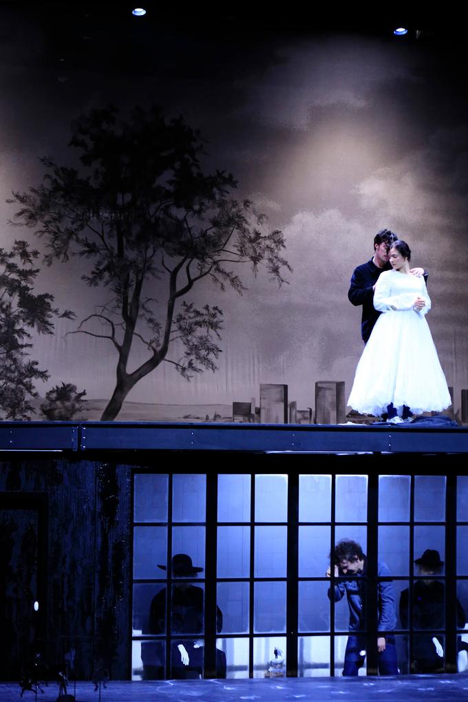 Lucie Peyramaure on stage